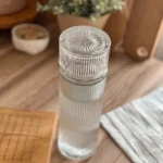 بطری لیوان دار شیاردار برای کنار تخت